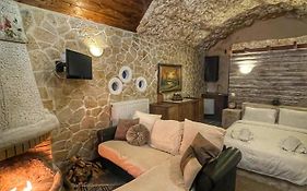 Ξενώνας Ανήλια